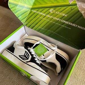 Cariuma Vallely Sneakers